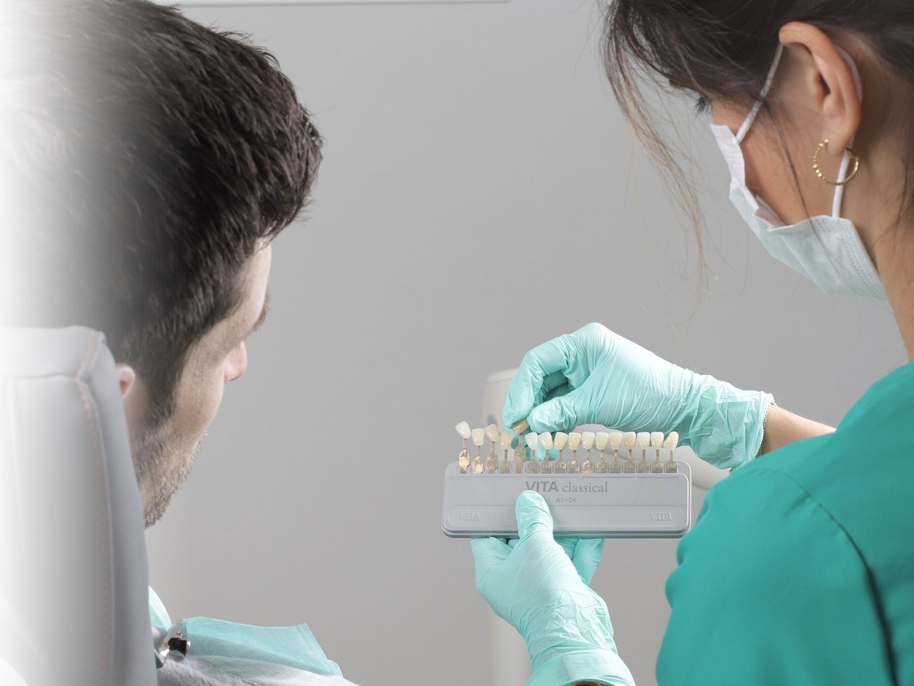 ngo-illustration-Artboard 5 Blanchiment dentaire Confident